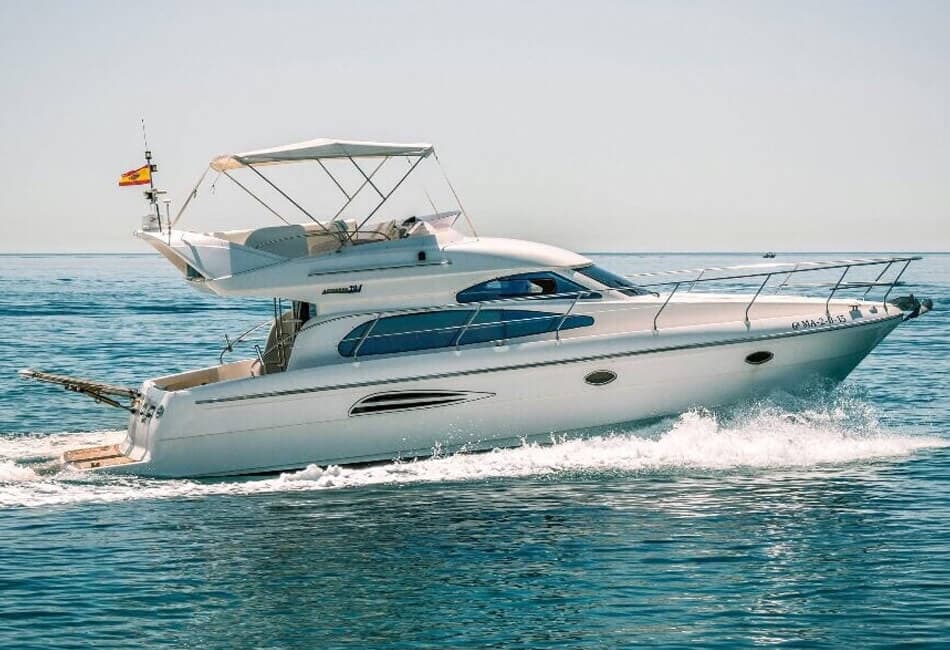 41 Ft Astondoa Motorboat available for charter